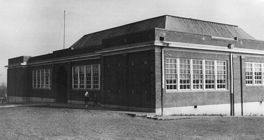Black and white photograph of Lee-Jackson High School.
