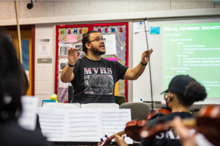 Image of Orchestra Teacher Alberto Rodriguez